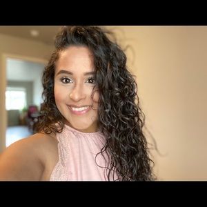 Meet your Posher, Daniela